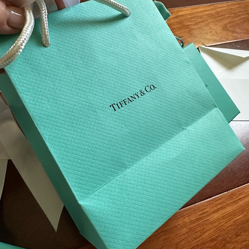 Tiffany - Picture 2 of 5